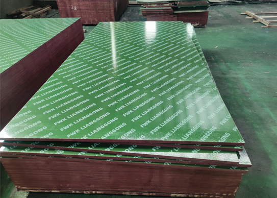 plastic-faced-plywood-03